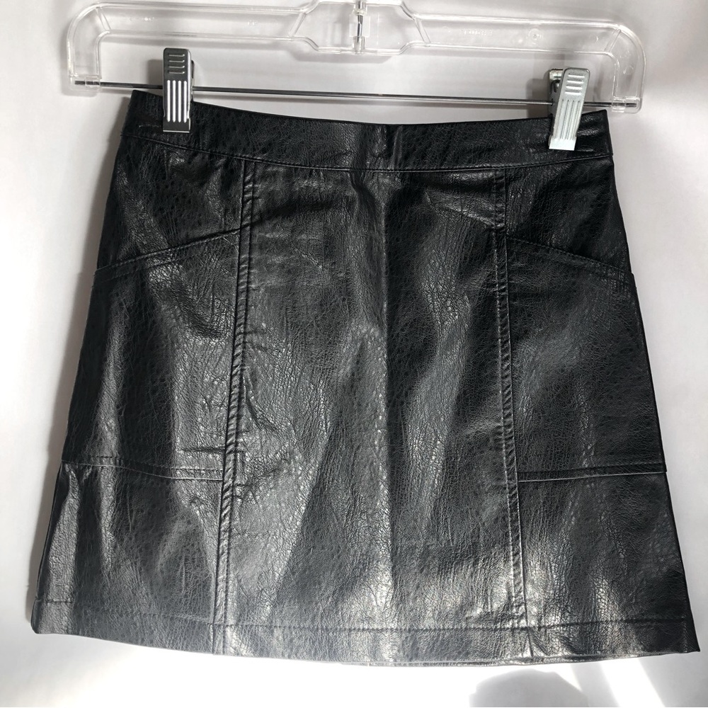 Art Class Faux Leather Mini Skirt with Square Pockets, size 7/8.